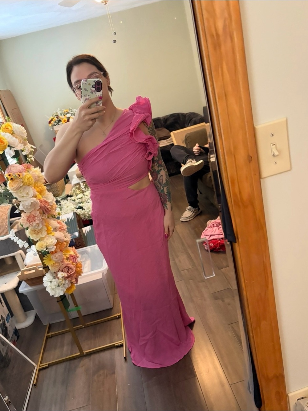 Selfie Leslie One-Shoulder Fuchsia Gown with Ruffle Shoulder